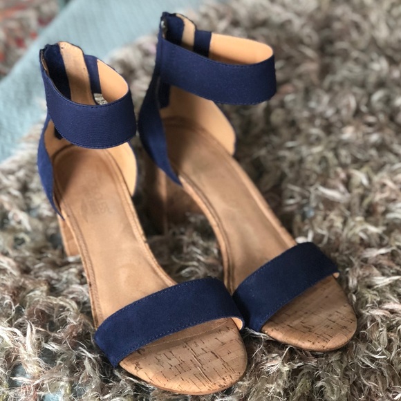 aerosol shoes closing